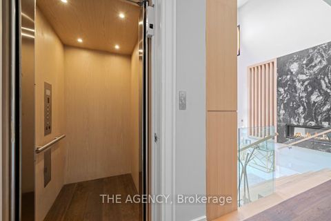 Photo 20 at 8 Frivick Court, Newtonbrook East, Toronto