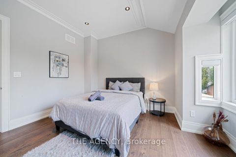 Photo 37 at 8 Frivick Court, Newtonbrook East, Toronto