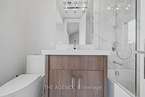 Photo 38 at 8 Frivick Court, Newtonbrook East, Toronto