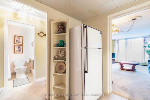 Photo 9 at 48 - 2 Albert Street, North Shore, Barrie