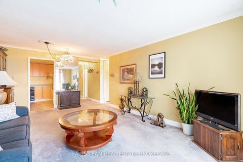 Photo 13 at 48 - 2 Albert Street, North Shore, Barrie