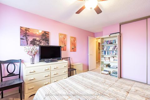 Photo 16 at 48 - 2 Albert Street, North Shore, Barrie