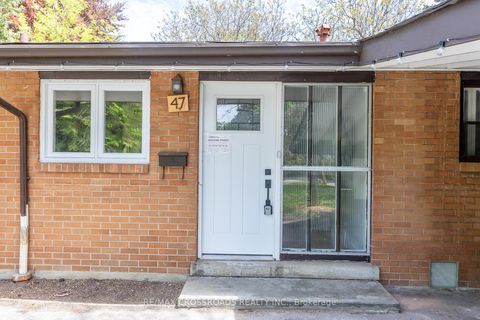 Photo 1 at 47 Munson Crescent, Bendale, Toronto