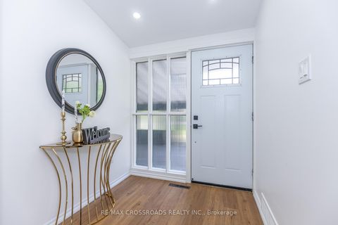 Photo 3 at 47 Munson Crescent, Bendale, Toronto