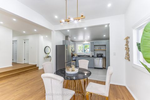 Photo 5 at 47 Munson Crescent, Bendale, Toronto
