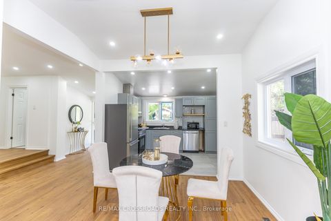 Photo 6 at 47 Munson Crescent, Bendale, Toronto