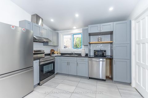 Photo 7 at 47 Munson Crescent, Bendale, Toronto