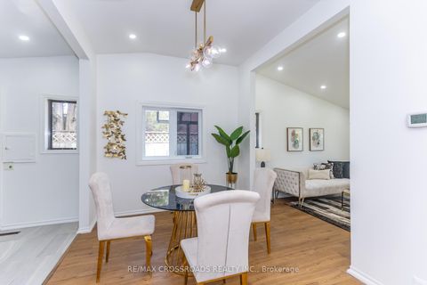 Photo 9 at 47 Munson Crescent, Bendale, Toronto