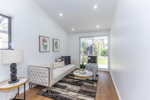 Photo 10 at 47 Munson Crescent, Bendale, Toronto