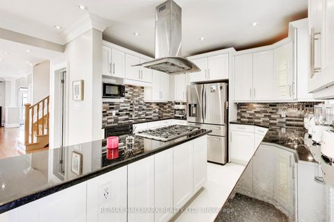 Photo 10 at 31 Ivanhoe Court, Maryvale, Toronto