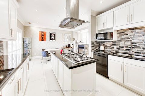 Photo 11 at 31 Ivanhoe Court, Maryvale, Toronto