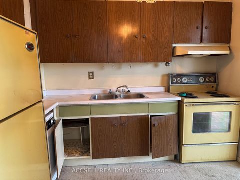 Photo 3 at 1703 - 1455 Lawrence Avenue W, Amesbury, Toronto