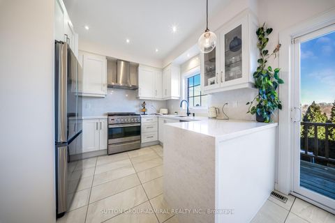 Photo 13 at 99 Westolivia Trail, Patterson, Vaughan