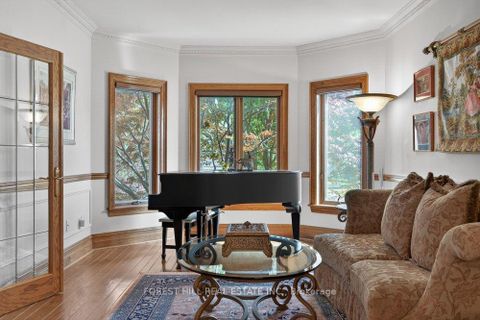 Photo 6 at 162 Codsell Avenue, Bathurst Manor, Toronto