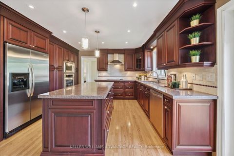 Photo 10 at 72 Bonacres Avenue, Centennial Scarborough, Toronto