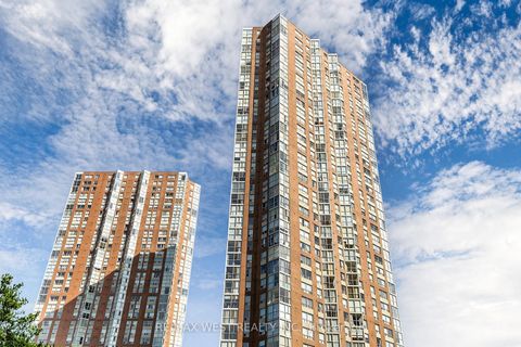 Photo 1 at 1302 - 5 Concorde Place, Don Mills, Toronto