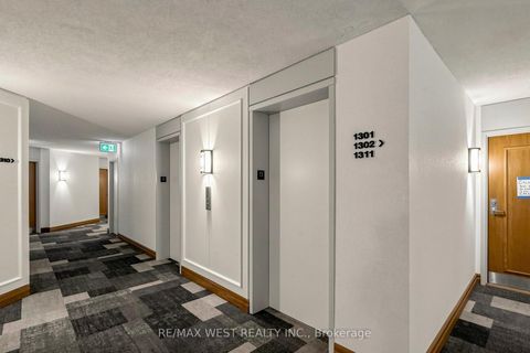 Photo 9 at 1302 - 5 Concorde Place, Don Mills, Toronto