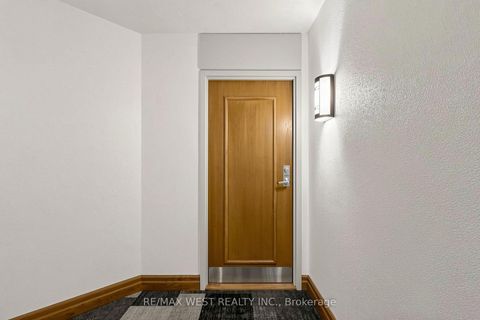 Photo 10 at 1302 - 5 Concorde Place, Don Mills, Toronto