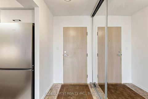 Photo 11 at 1302 - 5 Concorde Place, Don Mills, Toronto
