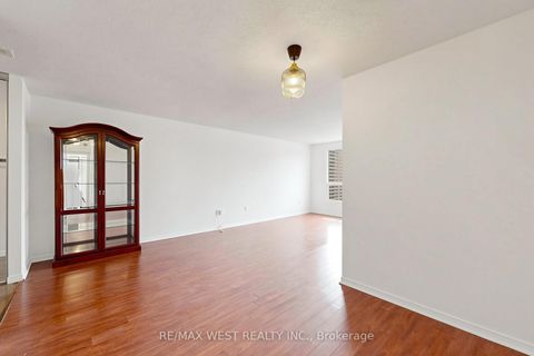 Photo 16 at 1302 - 5 Concorde Place, Don Mills, Toronto