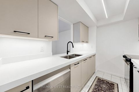 Photo 17 at 1302 - 5 Concorde Place, Don Mills, Toronto