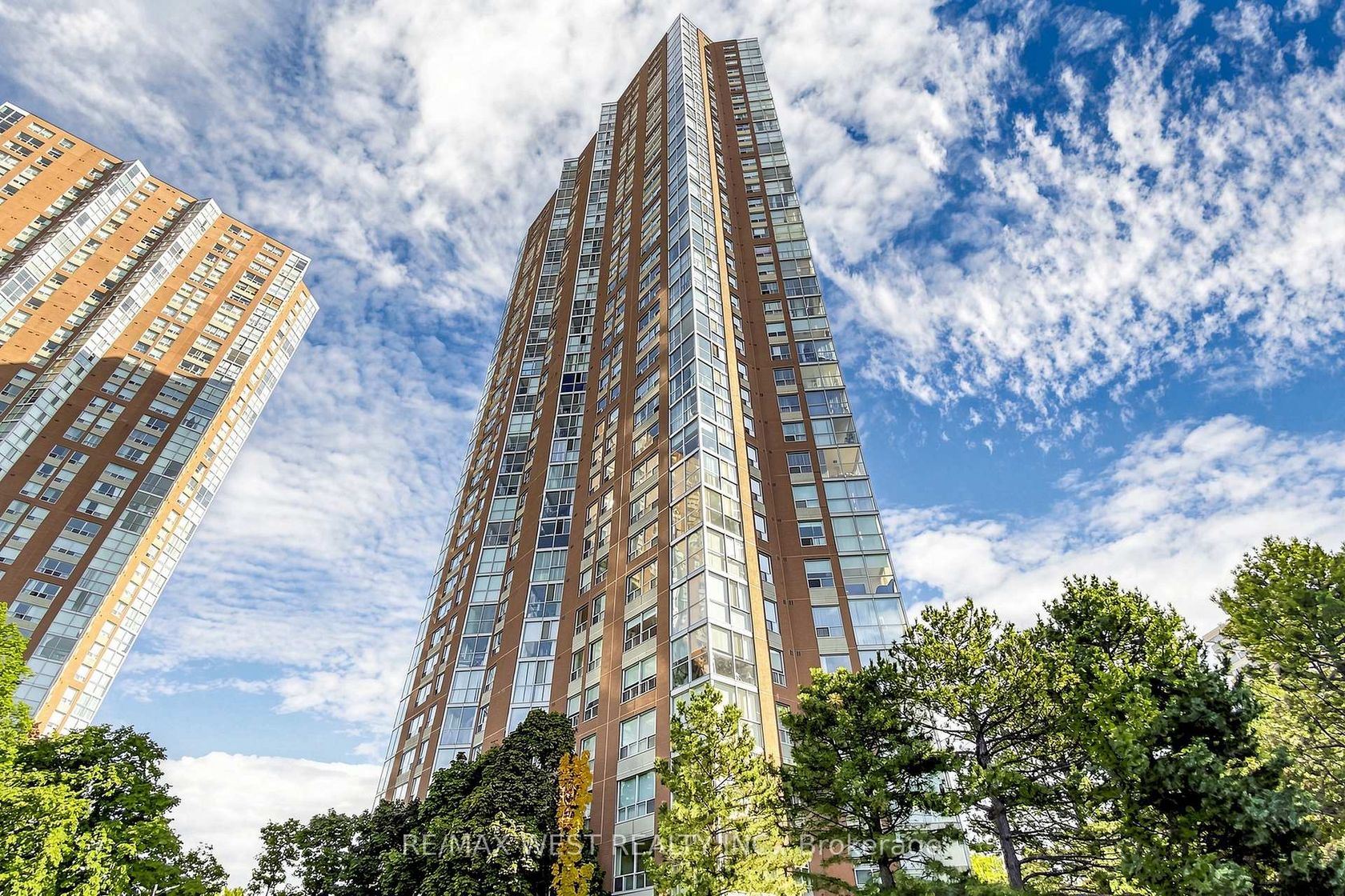 1302 - 5 Concorde Place, Don Mills, Toronto photo 3