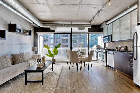 Photo 2 at 408 - 533 Richmond Street W, Waterfront Communities C1, Toronto