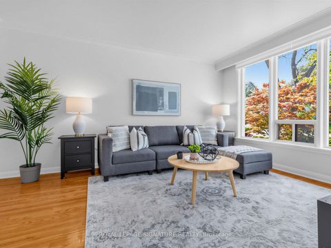 Photo 4 at 46 Plateau Crescent, Don Mills, Toronto