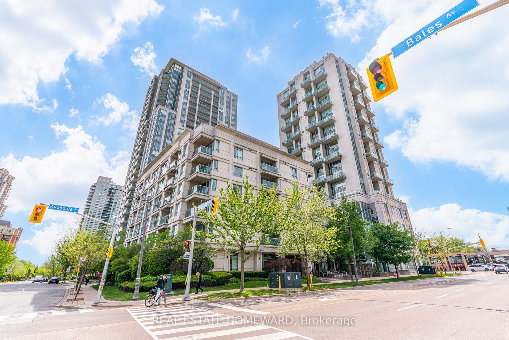 Up01 - 19 Avondale Avenue, Willowdale East, Toronto 