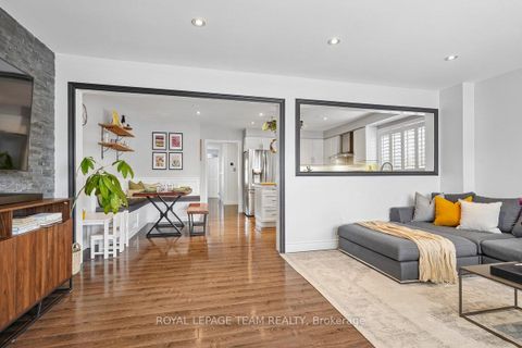 Photo 6 at 41 Platinum Drive, Amesbury, Toronto