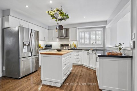 Photo 9 at 41 Platinum Drive, Amesbury, Toronto