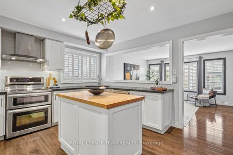 Photo 10 at 41 Platinum Drive, Amesbury, Toronto