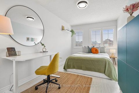 Photo 20 at 41 Platinum Drive, Amesbury, Toronto