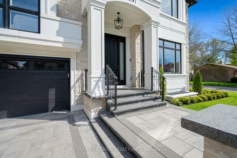 Photo 3 at 16 Ballyronan Road, Don Mills, Toronto