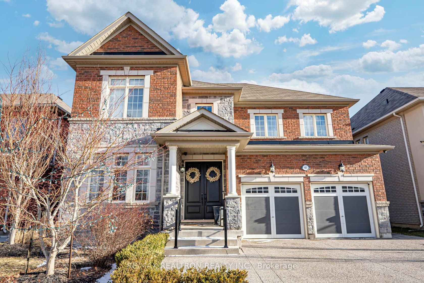 41 Woodgate Pines Drive, Kleinburg, Vaughan photo number 2