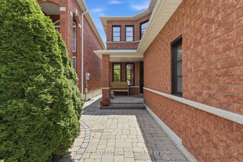 Photo 3 at 37 Princeton Gate, Maple, Vaughan