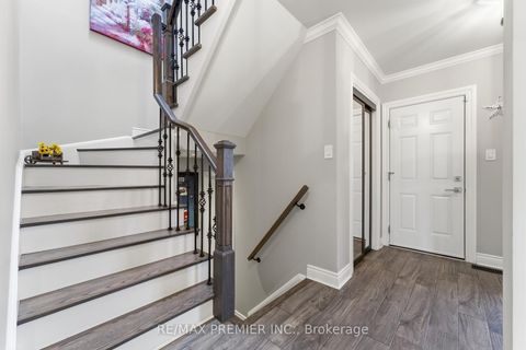 Photo 5 at 37 Princeton Gate, Maple, Vaughan