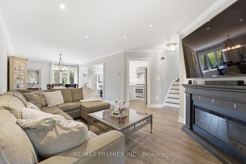 Photo 7 at 37 Princeton Gate, Maple, Vaughan
