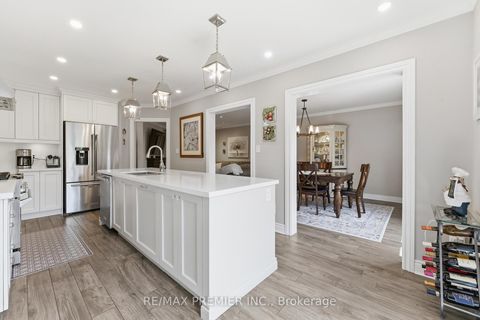Photo 17 at 37 Princeton Gate, Maple, Vaughan