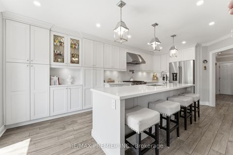 Photo 19 at 37 Princeton Gate, Maple, Vaughan