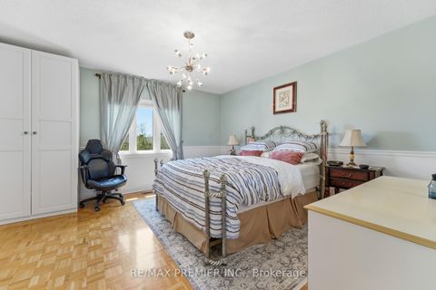 Photo 23 at 37 Princeton Gate, Maple, Vaughan