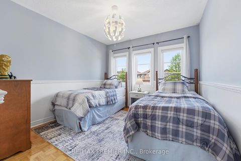 Photo 27 at 37 Princeton Gate, Maple, Vaughan