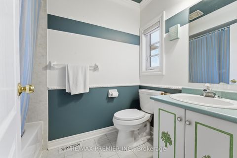 Photo 28 at 37 Princeton Gate, Maple, Vaughan