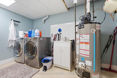 Photo 32 at 37 Princeton Gate, Maple, Vaughan