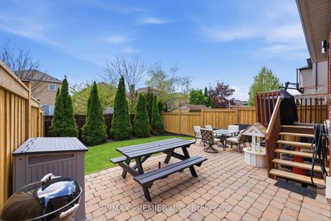 Photo 35 at 37 Princeton Gate, Maple, Vaughan