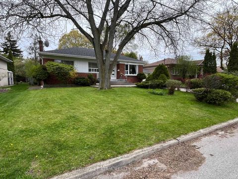 Photo 1 at 37 Tefley Road, Newtonbrook West, Toronto