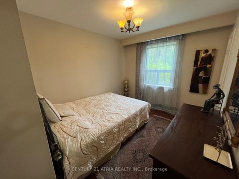 Photo 13 at 37 Tefley Road, Newtonbrook West, Toronto