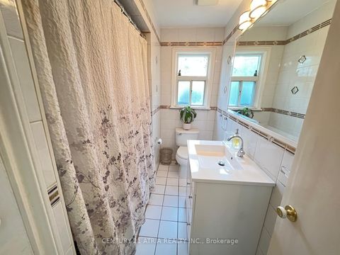 Photo 17 at 37 Tefley Road, Newtonbrook West, Toronto