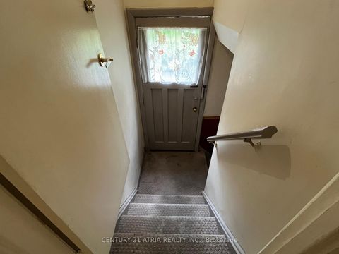 Photo 18 at 37 Tefley Road, Newtonbrook West, Toronto