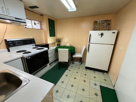 Photo 26 at 37 Tefley Road, Newtonbrook West, Toronto